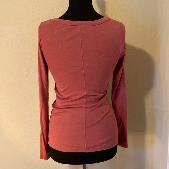 |•VICTORIA’S SECRET•| Long Sleeve Tee M - Picture 2 of 3